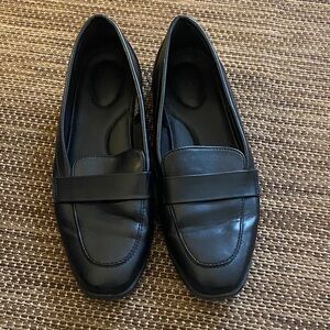 Old Navy Black Loafers